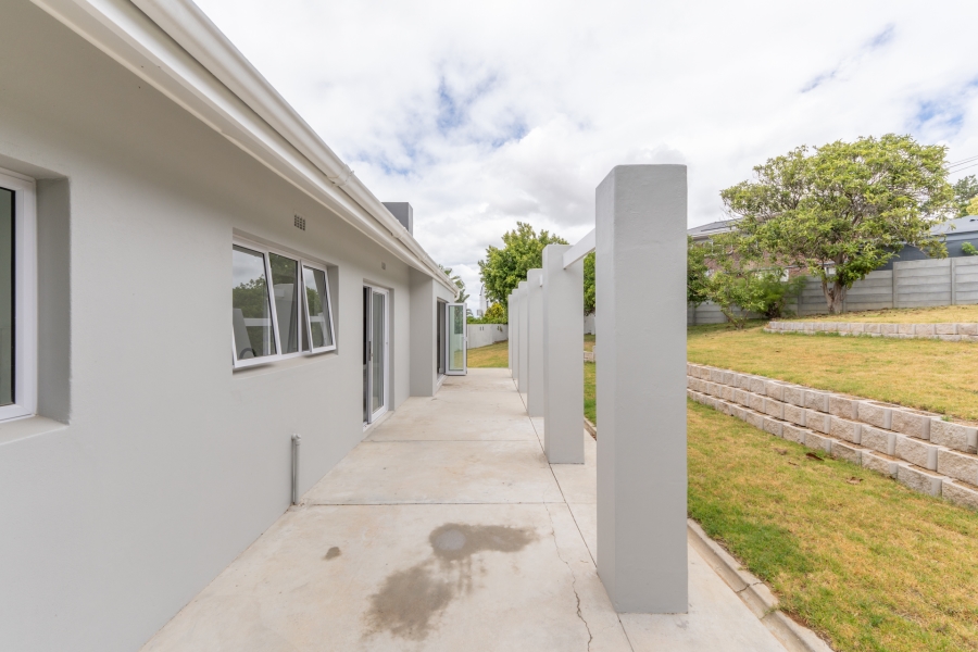 3 Bedroom Property for Sale in Heldervue Western Cape